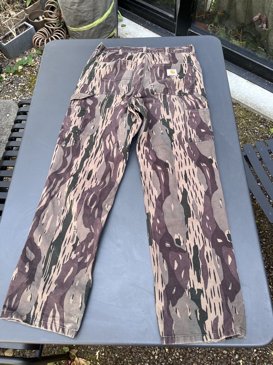 Carhartt Jeans: Carhartt Camo Pants Size 30x32 Used – D'occasion à Basel par ale_5cm8 2