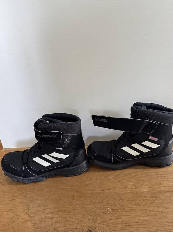 Scarpe per ragazzi: Winterschuhe Adidas Terrex 37 1/3 – Usato da Horgen venduto da simonell75