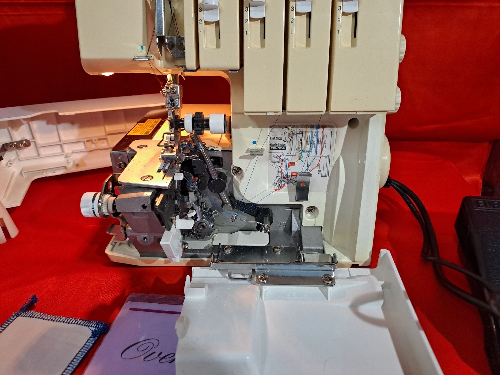 Bernina Macchine da cucire: Bernina 800DL Overlock – Usato da Belp venduto da amalija 2