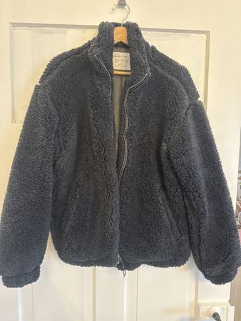 Teddy Jacke Urban Outfitters anthrazit Grösse S