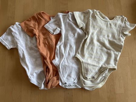 Kurzarm bodies von smile gr62/68