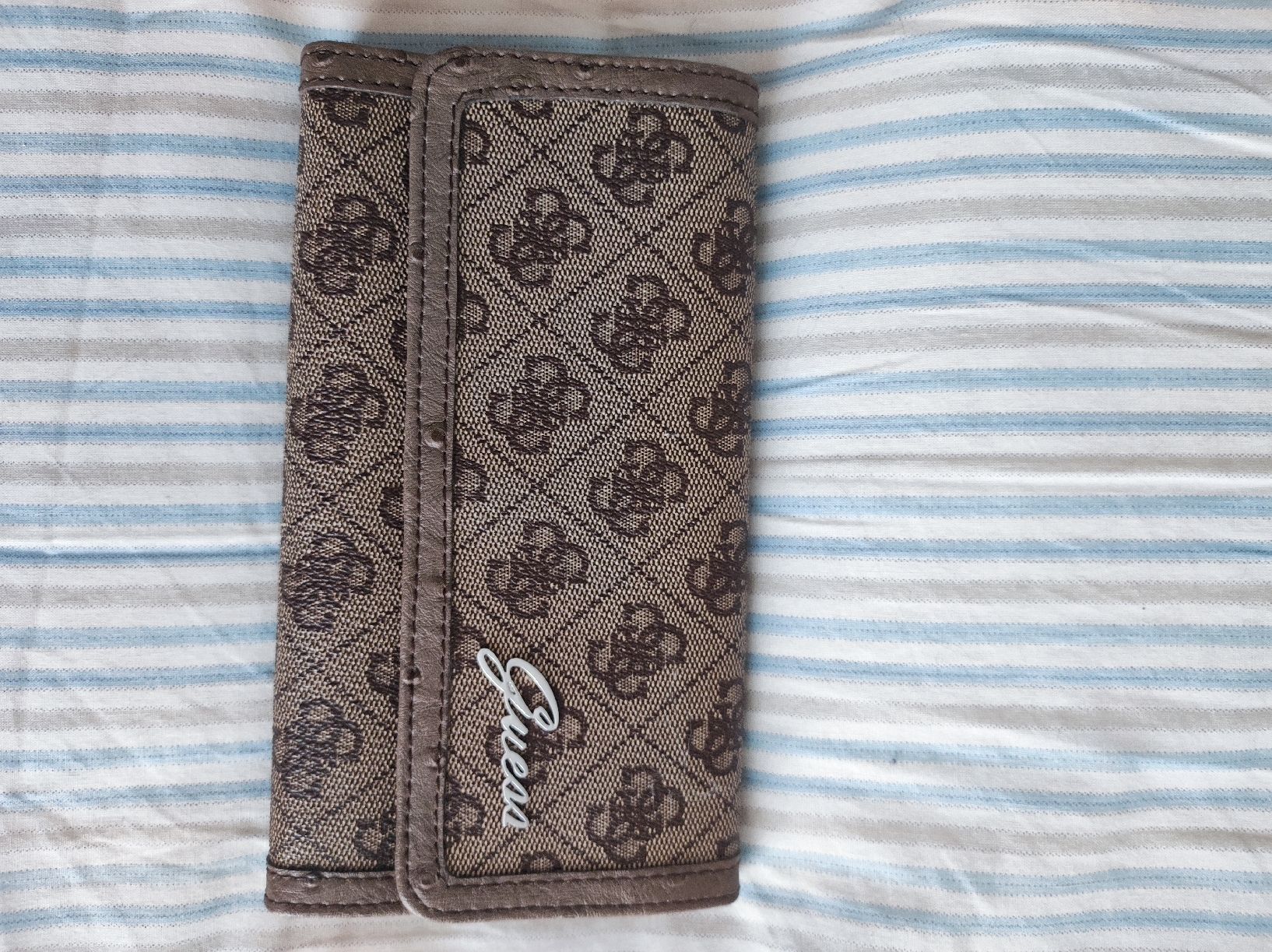 Guess Portafogli: Portefeuille Guess brun – Nuovo (secondo la descrizione) da Bussigny venduto da Brettinette