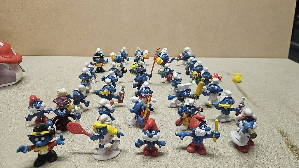 Giocattoli: Figurines schtroumpfs et maisons – Usato da Leytron venduto da wot_m86y
