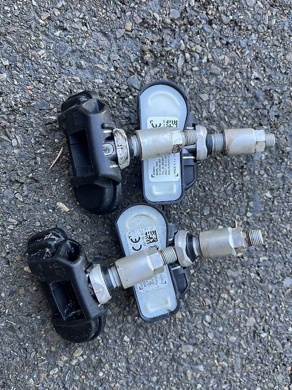 Mercedes-Benz Tutti pezzi di ricambio auto: 4x RDKS TPMS Reifendrucksensoren – Usato da Regensdorf venduto da Bani007 1