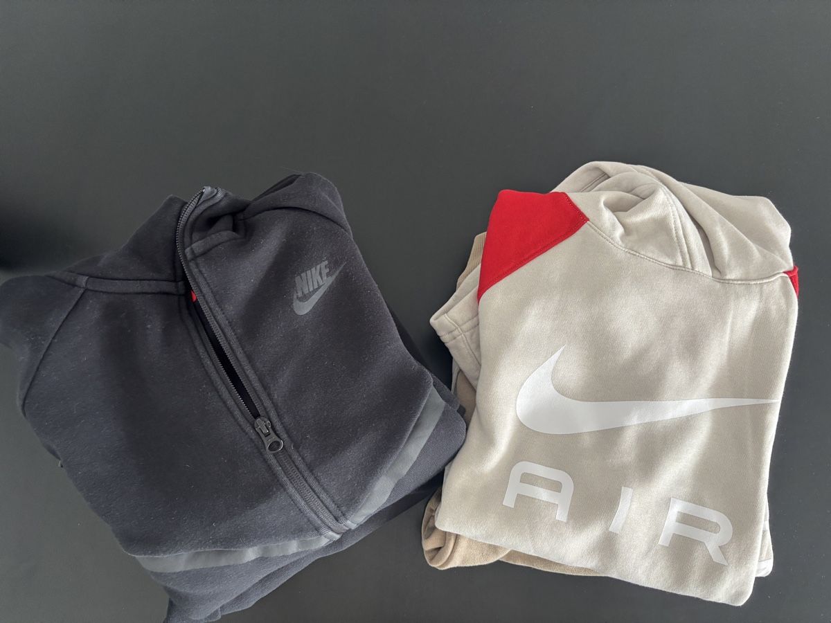 Nike Kleiderpakete & -sets: 2 x Nike Trainer – Gebraucht aus Niederuzwil von Amicio 1