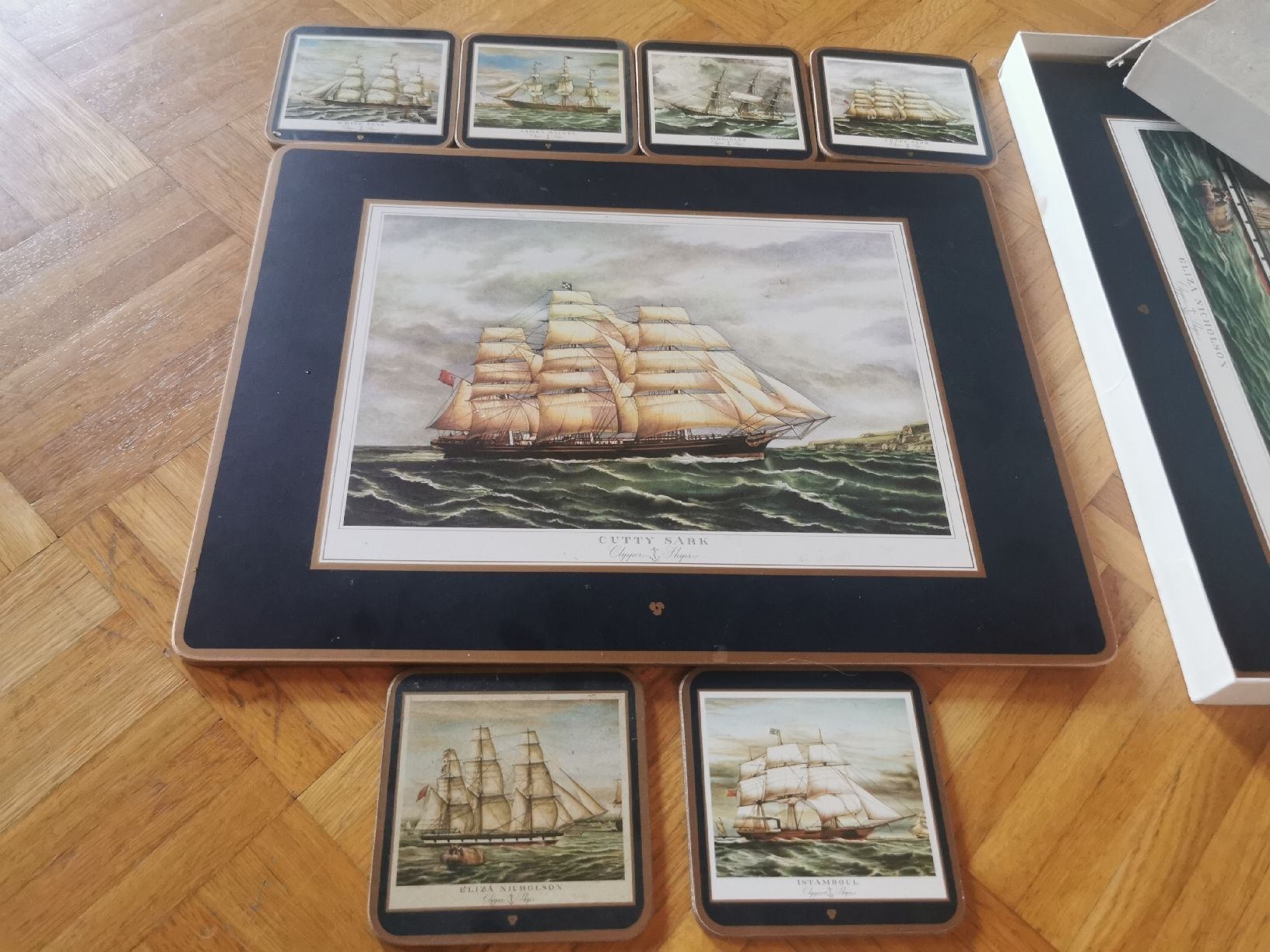 Sottobicchieri: Dekorative Schiffs-Untersetzer-Sammlung, 8-teilig, Vintage – Nuovo (secondo la descrizione) da Laufen venduto da Daraja 1
