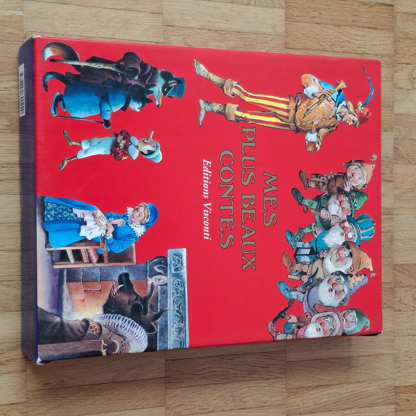Bücher: Coffret de 4 beaux livres de contes – Gebraucht aus Meyrin von lay_6z6q 1