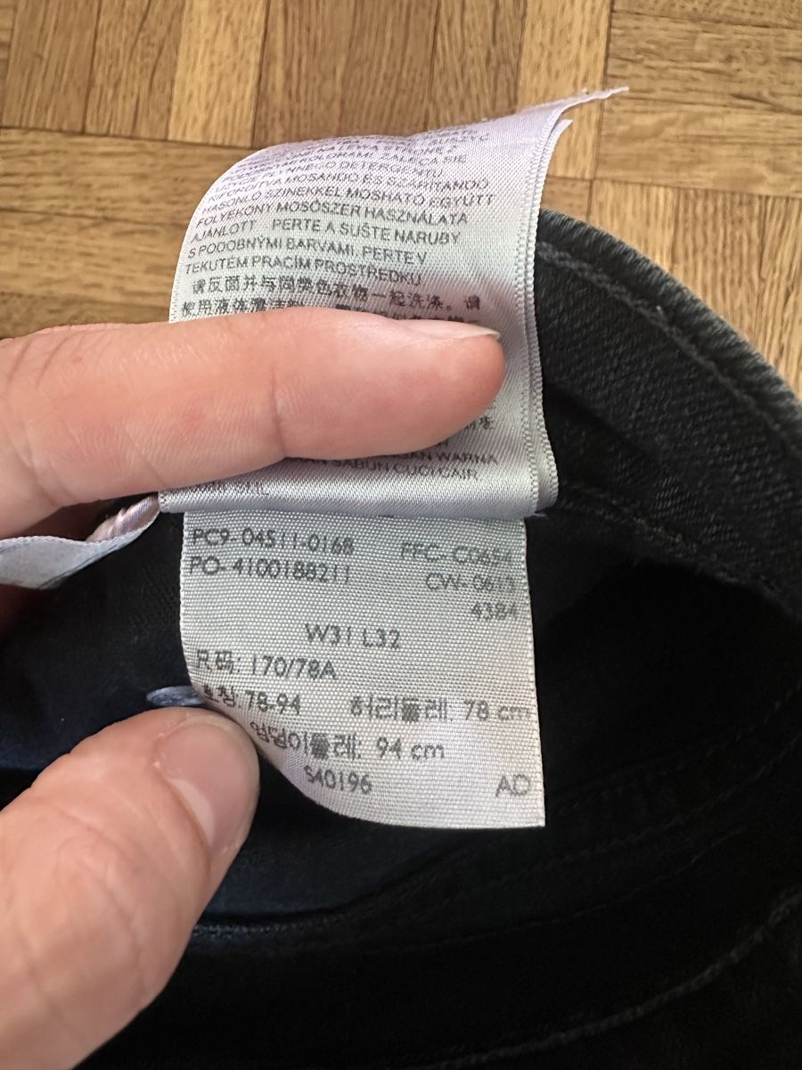 Levi's Jeans: Levi's Jeans W31/32 schwarz straight leg – Usato da Baden venduto da Marytumby 4
