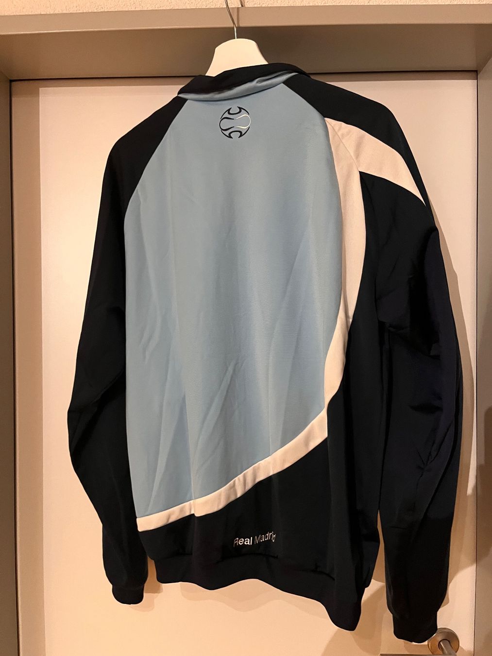 Adidas Vestes: Real Madrid Trainerjacke – D'occasion à Staufen par iker 1