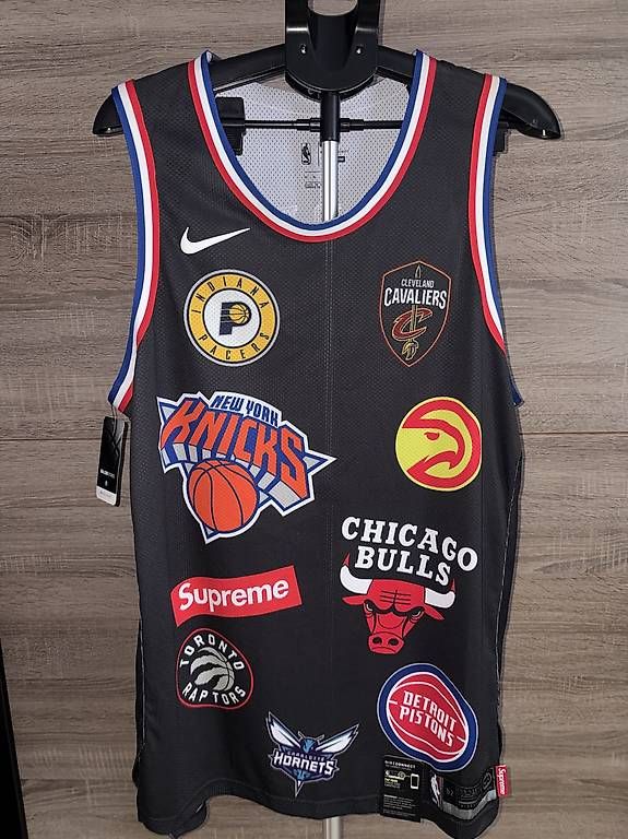 Nike Canottiere & Pantaloni: Supreme x Nike x NBA Team Trikot – Usato da Chur venduto da Shabu7000