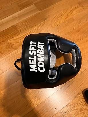 Guanti & manicotti: BOXE: casque MELSFIT COMBAT+ gants ZEBRA – Usato da Chêne-Bougeries venduto da wil_m5mb