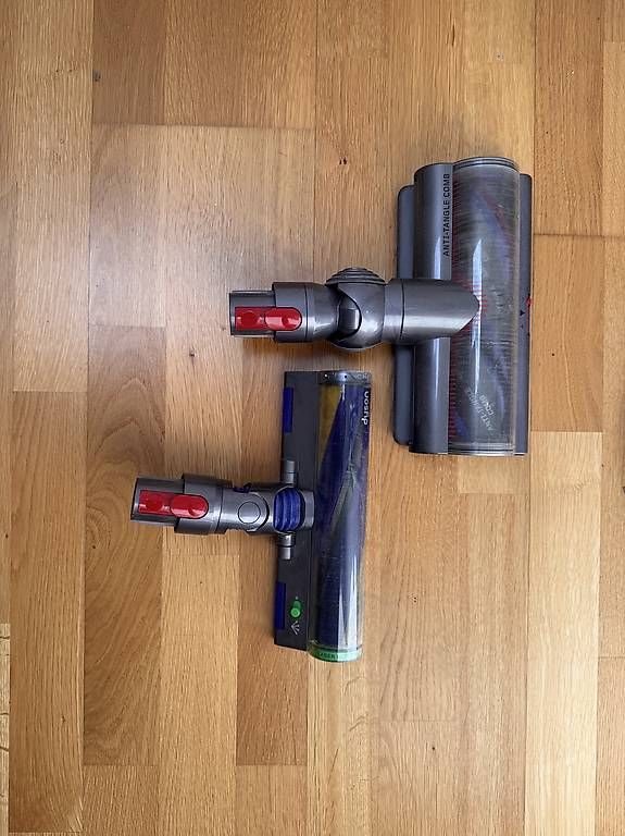 Dyson Staubsauger & Zubehör: Dyson V15 mit Zubehör – Gebraucht aus Zollikofen von Shenile 1