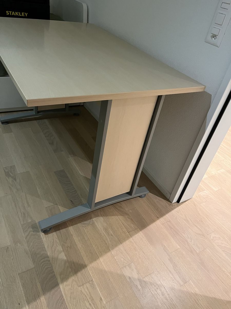 Bureaux: Schreibtisch zu verkaufen – D'occasion à Bern par eva_6hp7 2