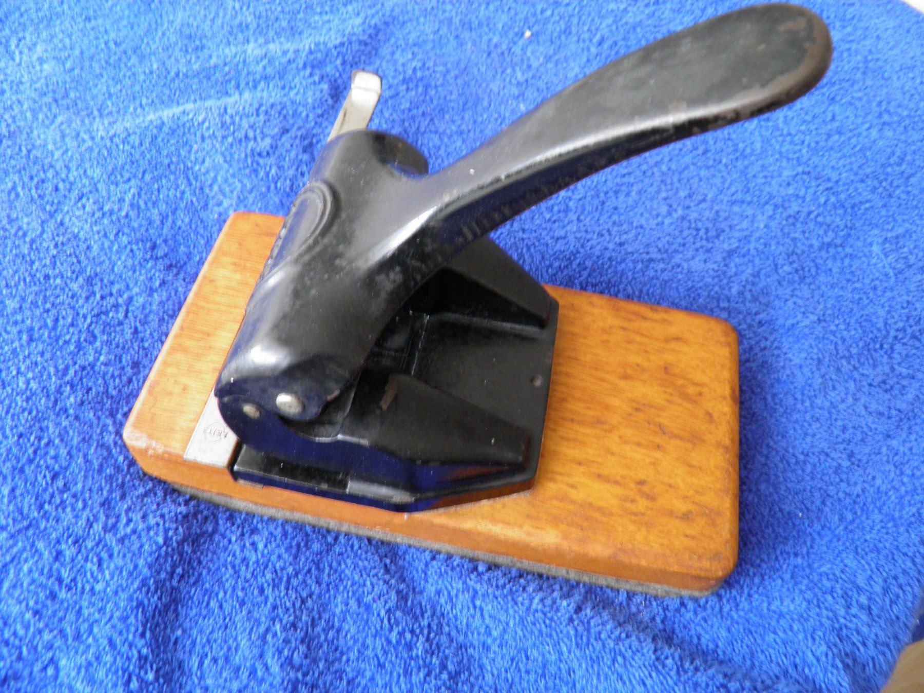 Leitz Tutti gli attrezzi: Vintage Locher LEITZ 180 – Usato da Triesen FL venduto da Trigon 1