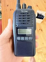 RADIO D'URGENCE VIVA / REGA IC-F1000S