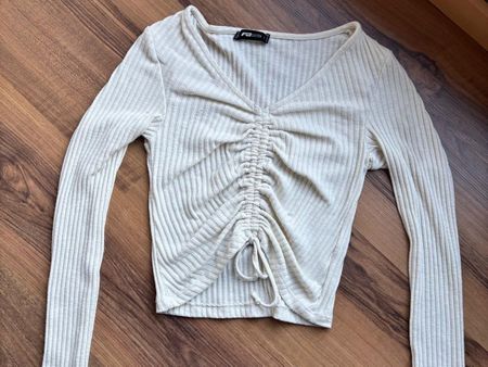 Longsleeve mit Schnürung und Raffdetail