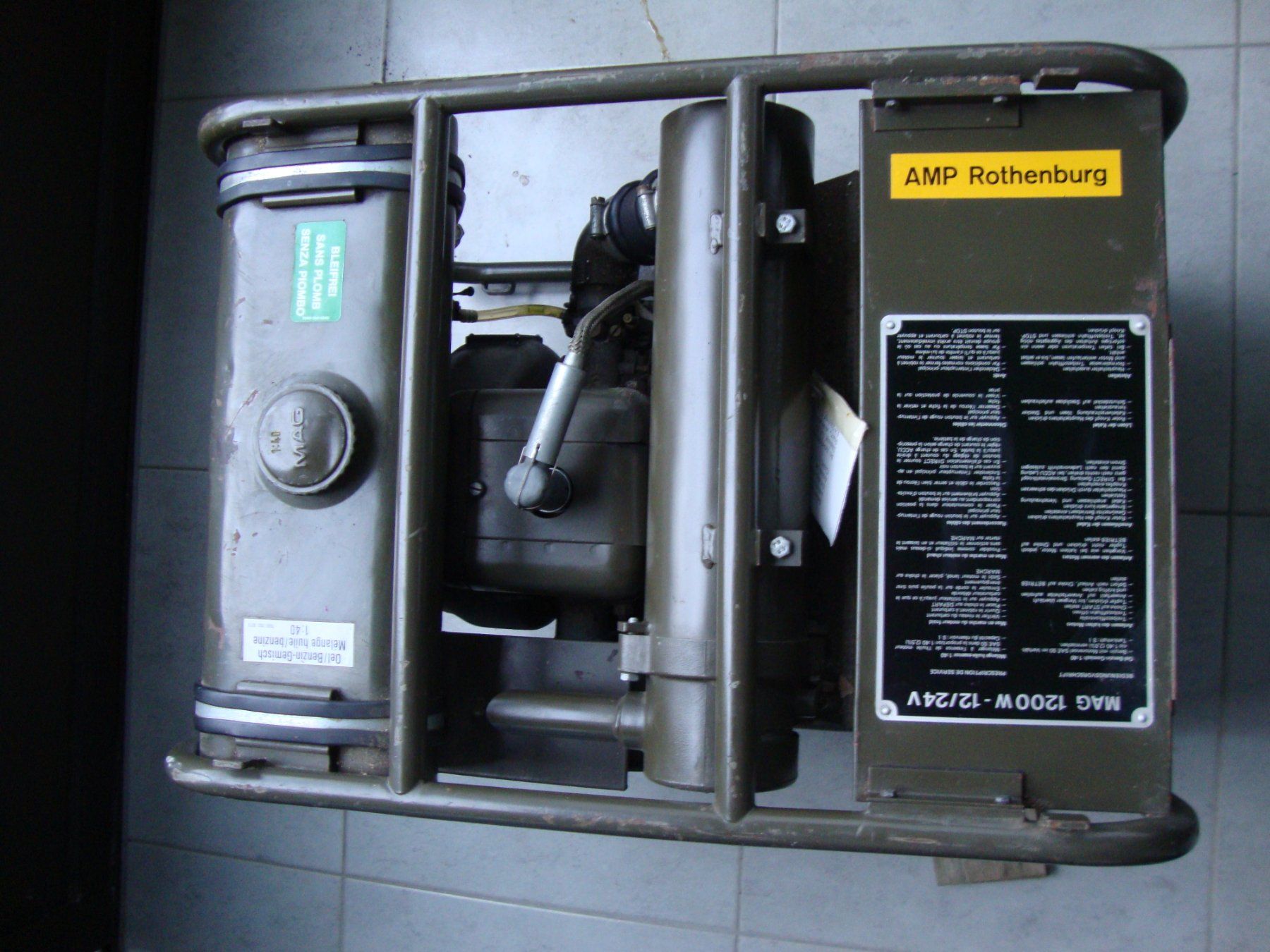 Generatori di corrente: Militär Stromerzeuger Generator MAG 1200W-12V – Usato da Niederhasli venduto da Hardy83 3