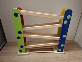 Kugelbahn aus Holz – bunte Kinder-Kugelbahn