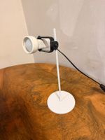 Vintage Schreibtischlampe aus weissem Metall, retro Design