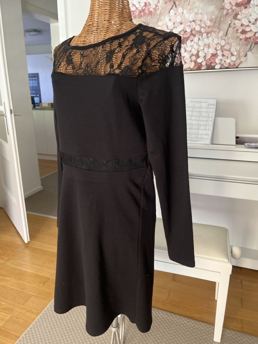 Vila Kleider: Kleid VILA, Langarm Spitze, M – Gebraucht aus Solothurn von Bobesch08 2