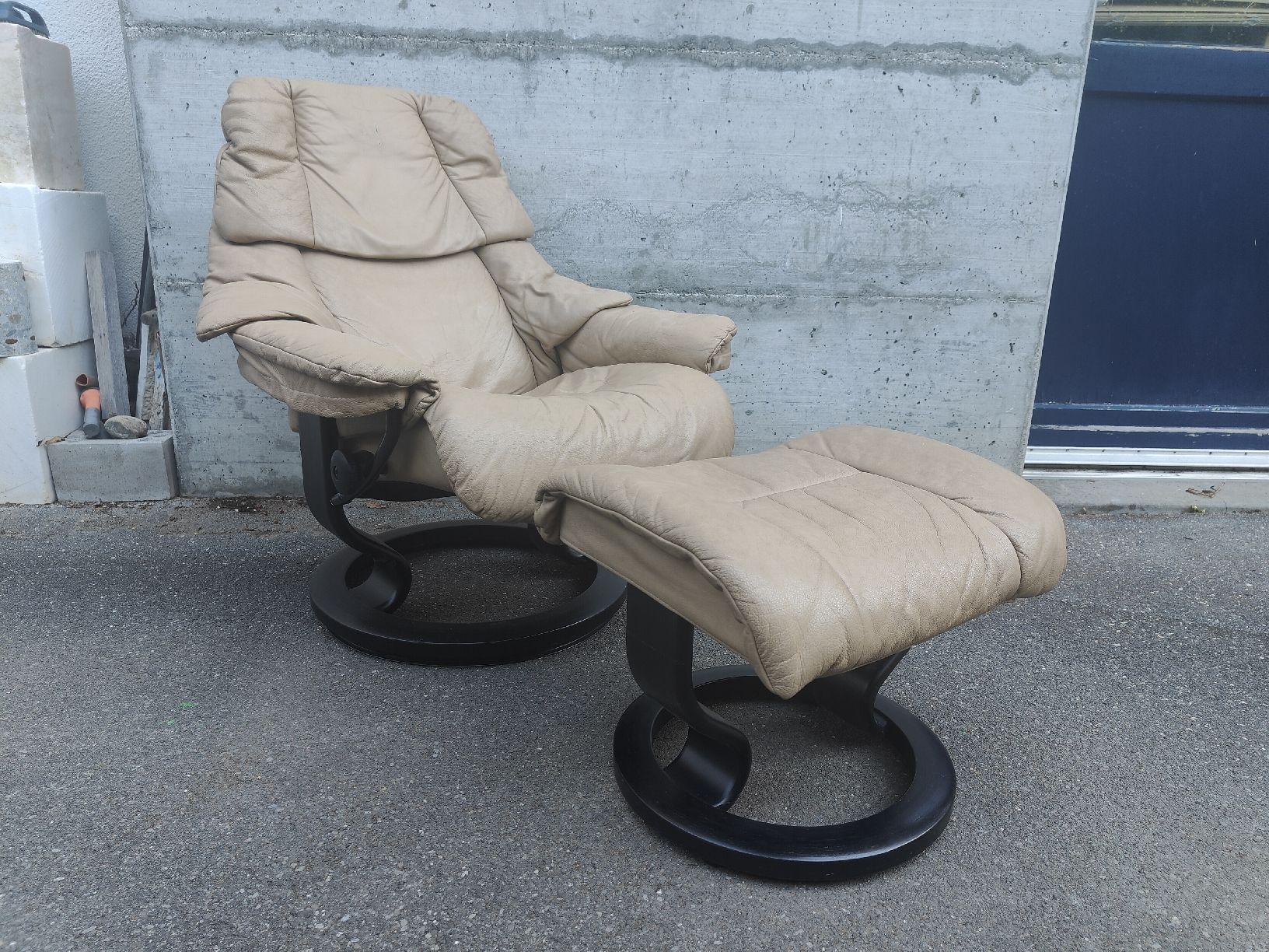 Stressless Poltrone: Stressless Sessel beige, feststellbar, drehbar – Usato da Kriens venduto da aci_mq7t