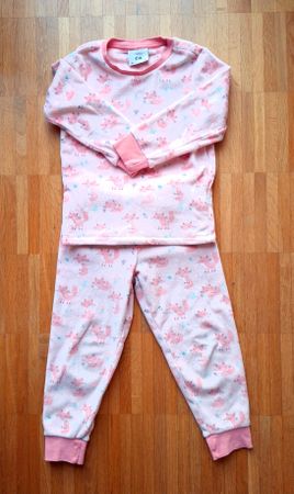 🌿🌸 Kuscheliges Pyjama/Trainer, rosa mit Füchsen, Gr. 104