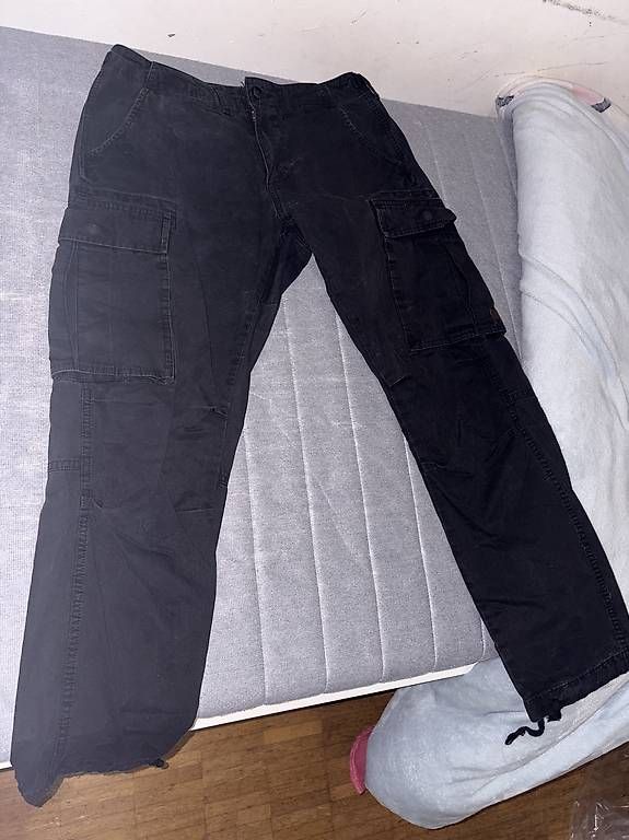H&M Jeans: Cargo/ jeans slime blanc et bleu – Usato da Lausanne venduto da ahm_9l9k 3