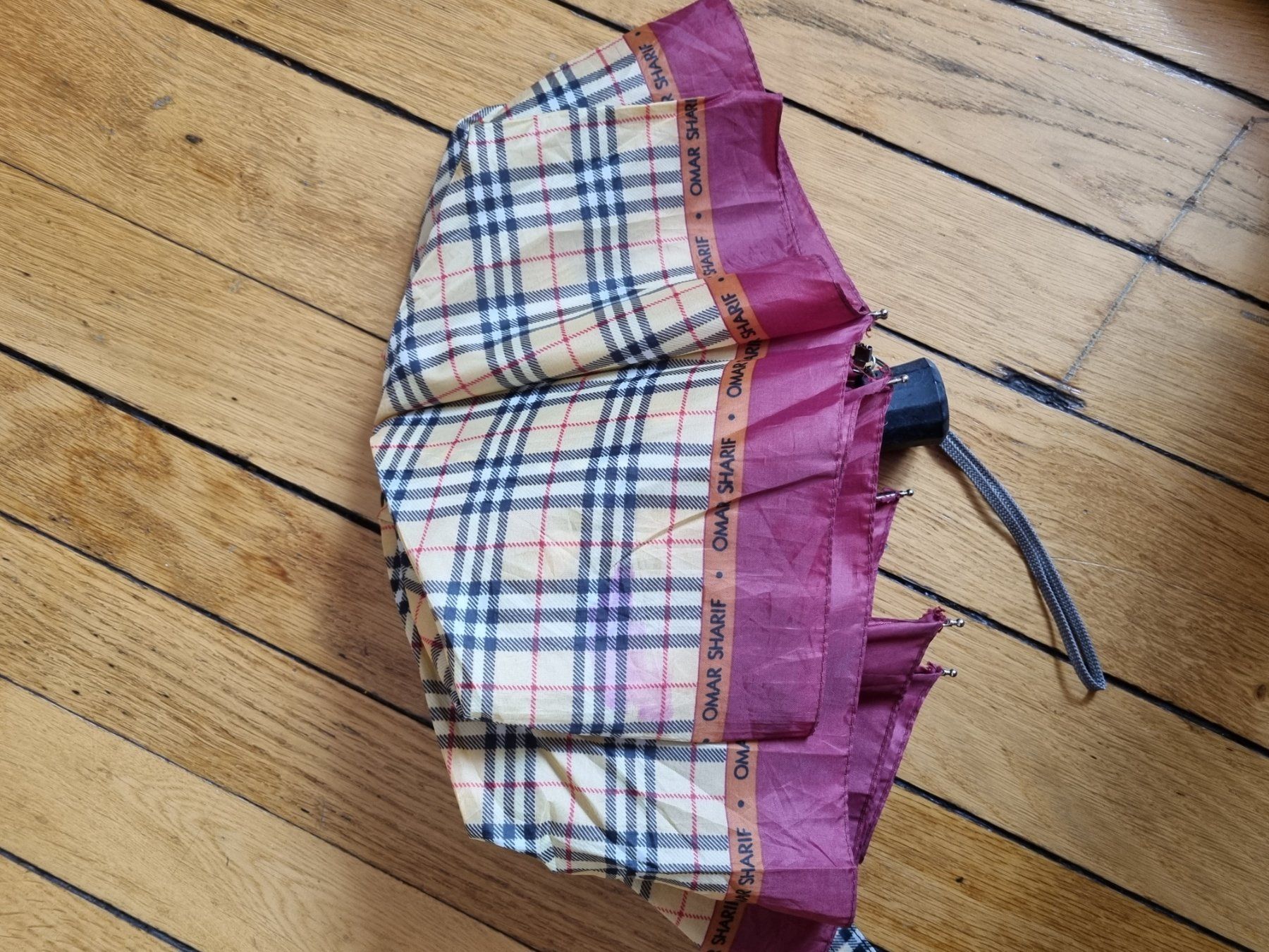 Regenschirme: Omar Sharif Taschenschirm, klein, handlich – Gebraucht aus Schaffhausen von Leveron13 2