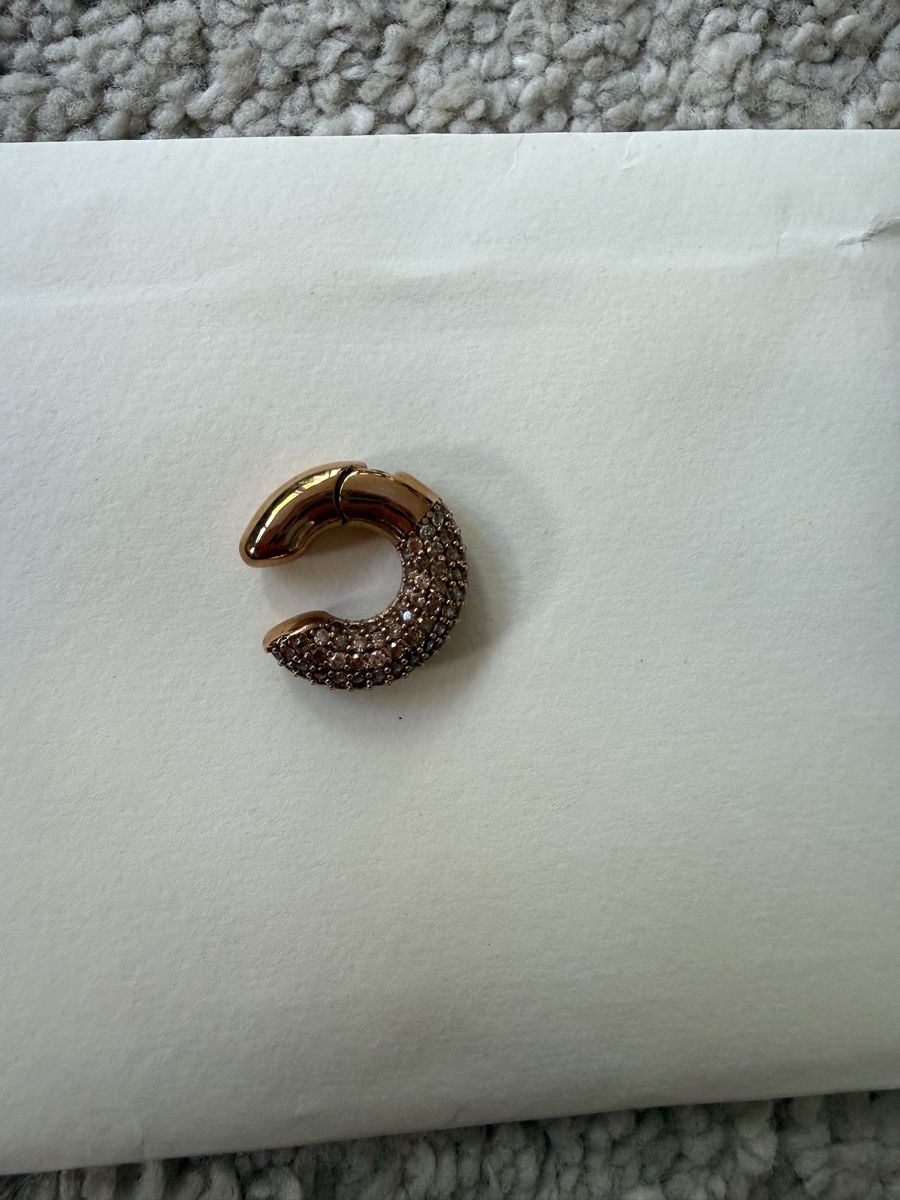Fendi Ohrringe & -stecker: Fendi Earcuff – Neu und originalverpackt aus Basel von van_hy8f 1