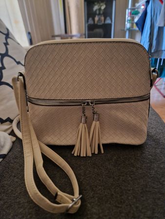 Handtasche, beige, selten getragen.