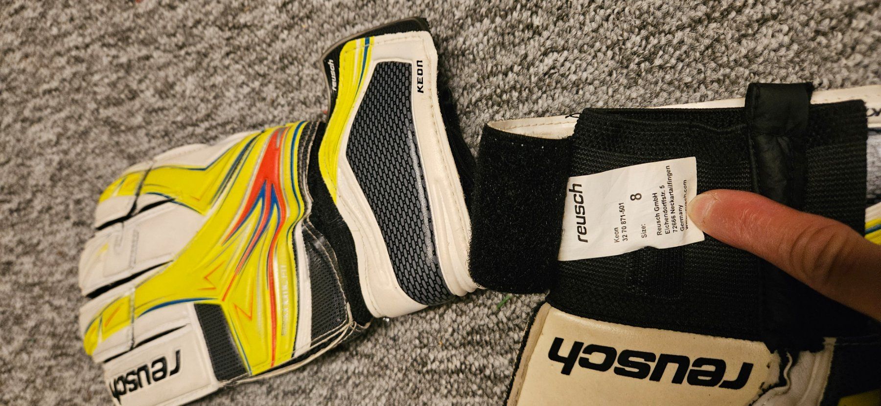 Reusch Autres accessoires hommes: Reusch Torwarthandschuhe Grösse 8 – D'occasion à Volketswil par James2012 3