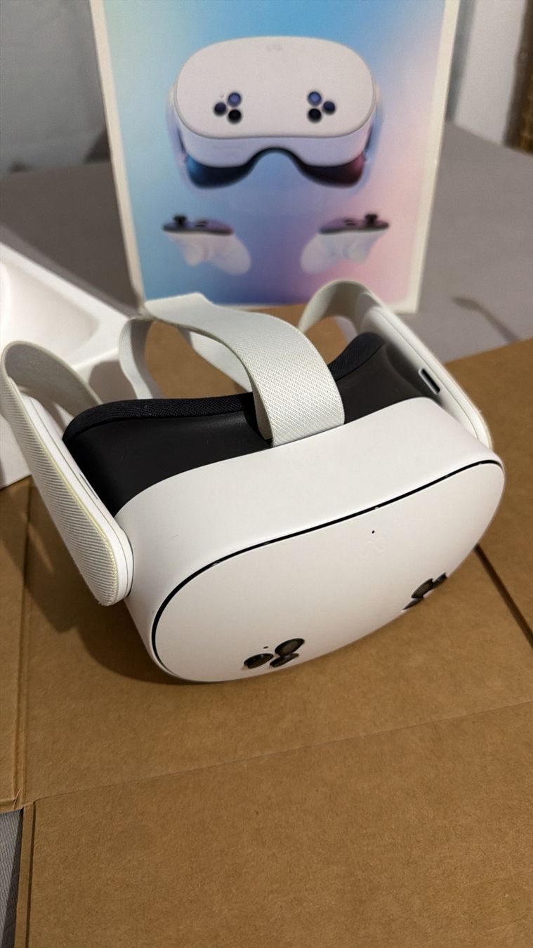 Meta Casque VR: Meta Quest 3S | 128 GB – D'occasion à Marly par Lennna 1