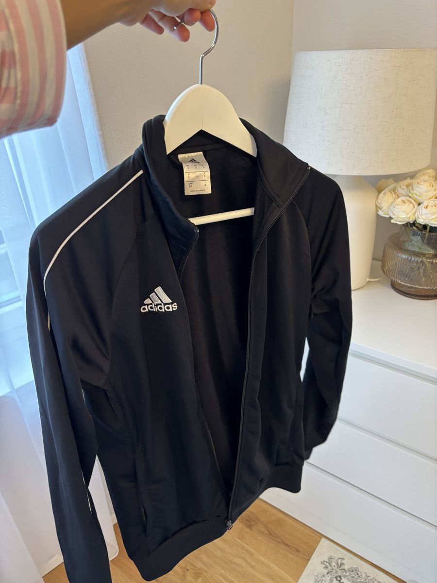 Adidas Giacche: Adidas Black Jacket Size S NP: 90.- – Nuovo (secondo la descrizione) da Horgen venduto da len_qjz9 1