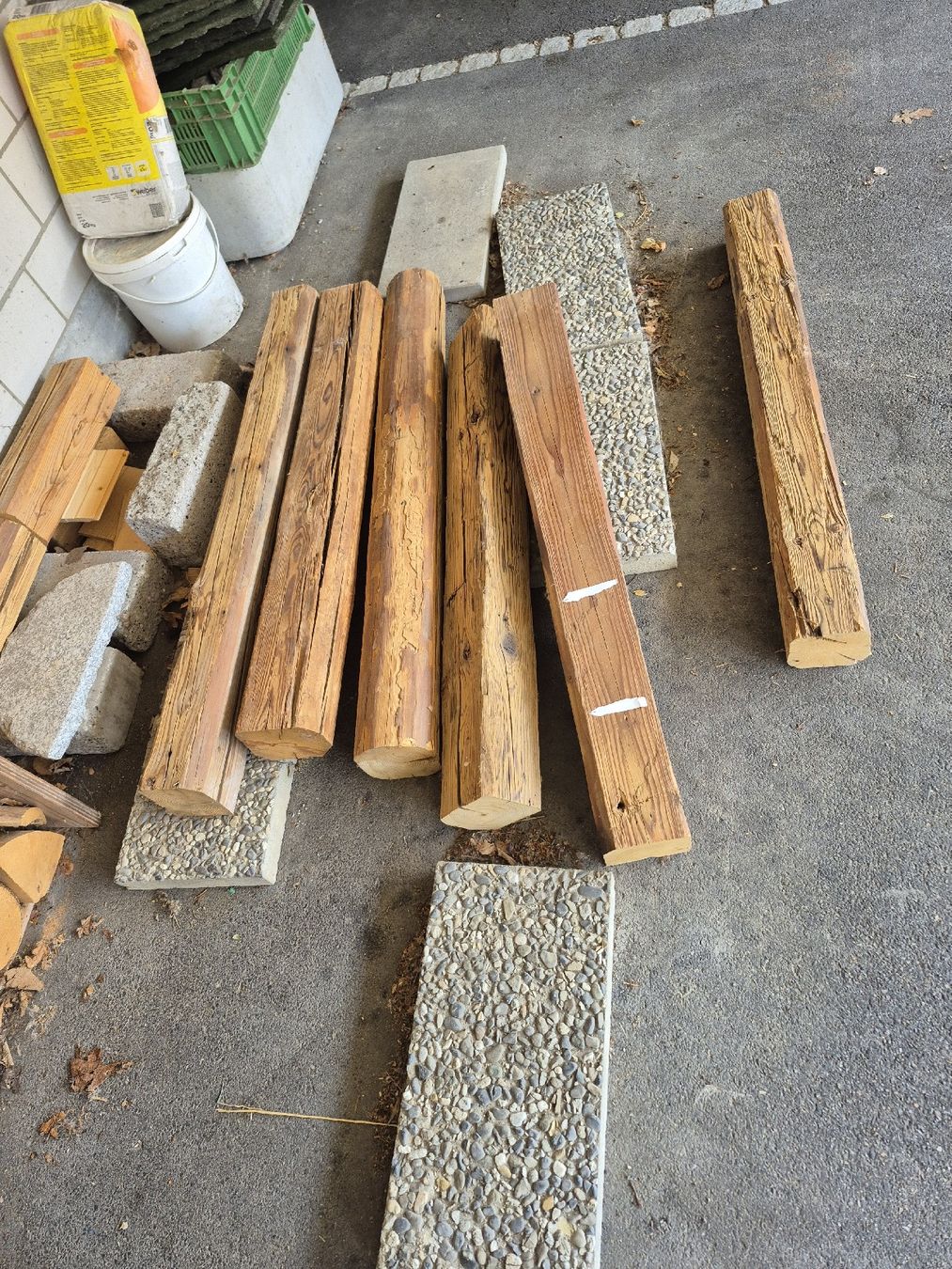 Articles en bois: Altholzbalken – D'occasion à Hittnau par Kohan