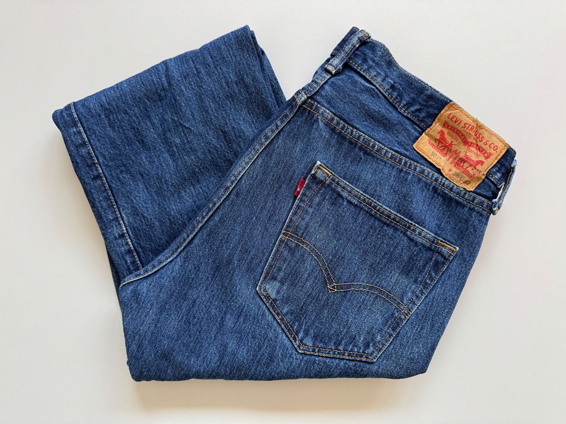 Levi's Jeans: Levis 501 denim W36 L32 from 2016 Red Tab – Usato da Neuchâtel venduto da _Easy_to_Find_