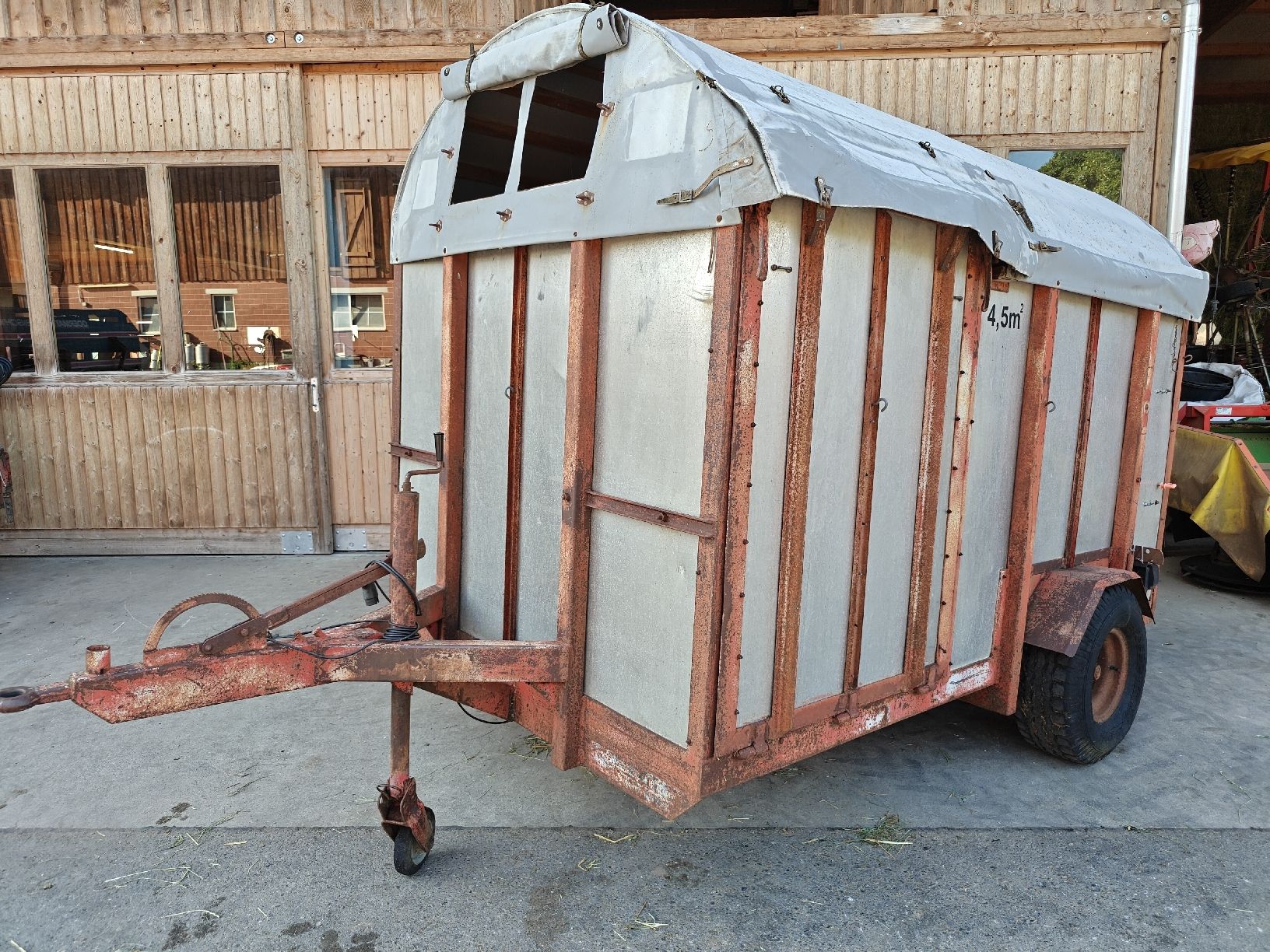 Alle Maschinen: Tier-Transportanhänger 4.5m2 gebraucht – Gebraucht aus abtwil von reggler43