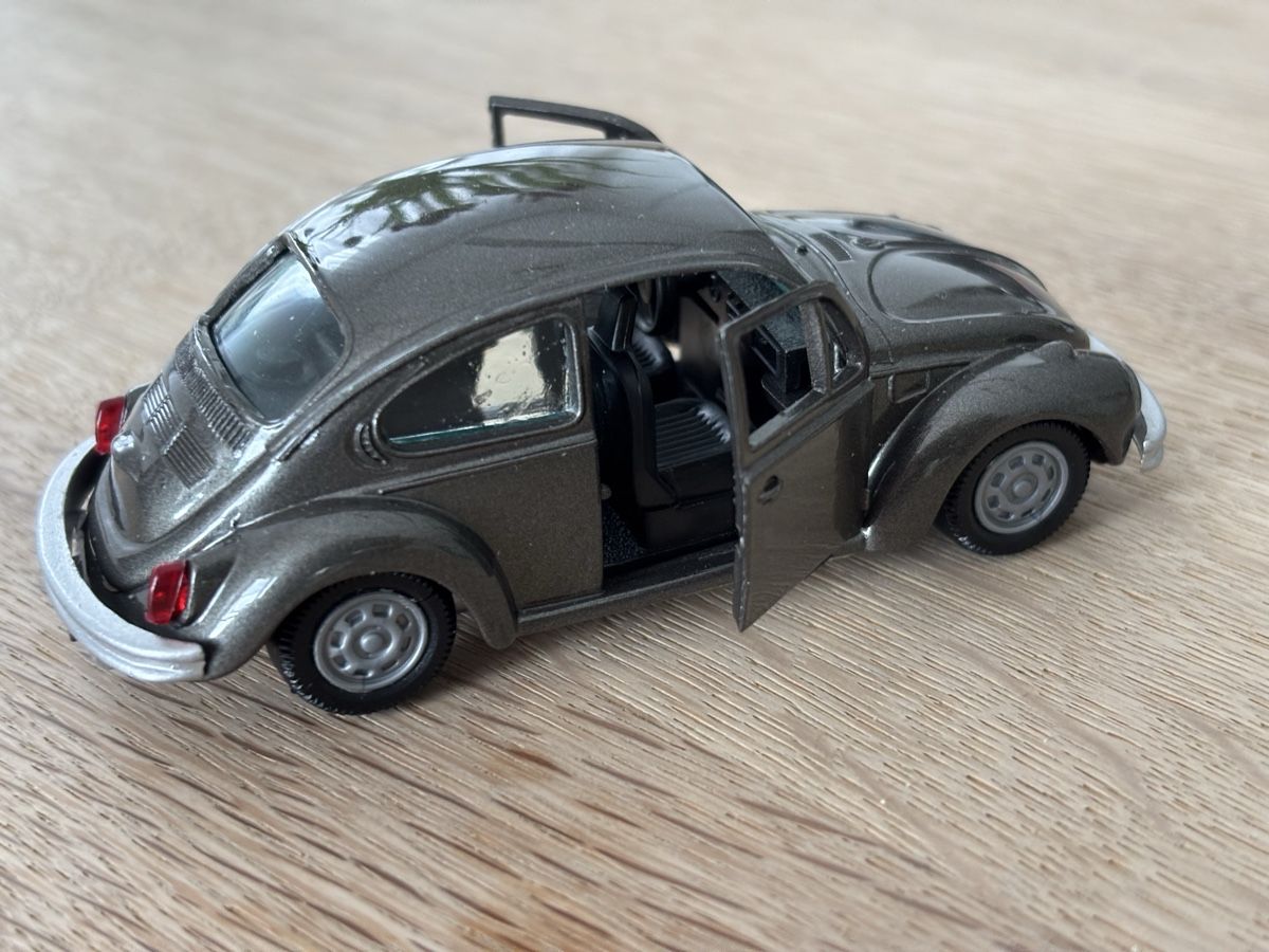 Volkswagen Modellautos: 1 VW Käfer**1:43**Gama** – Gebraucht aus Volketswil von Car6 4