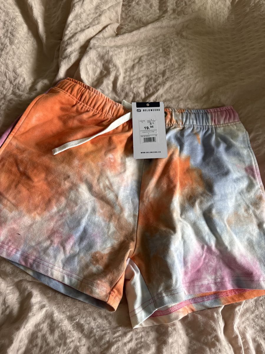 Pantaloni: Below zero Shorts Damen neu XL – Usato da Hägendorf venduto da laumatt