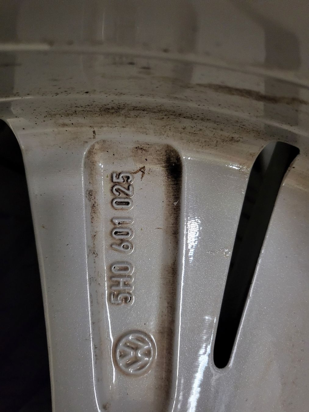 Volkswagen Cerchioni: Felgen mit Sommerreifen – Usato da Oetwil am See venduto da miro.simi 3
