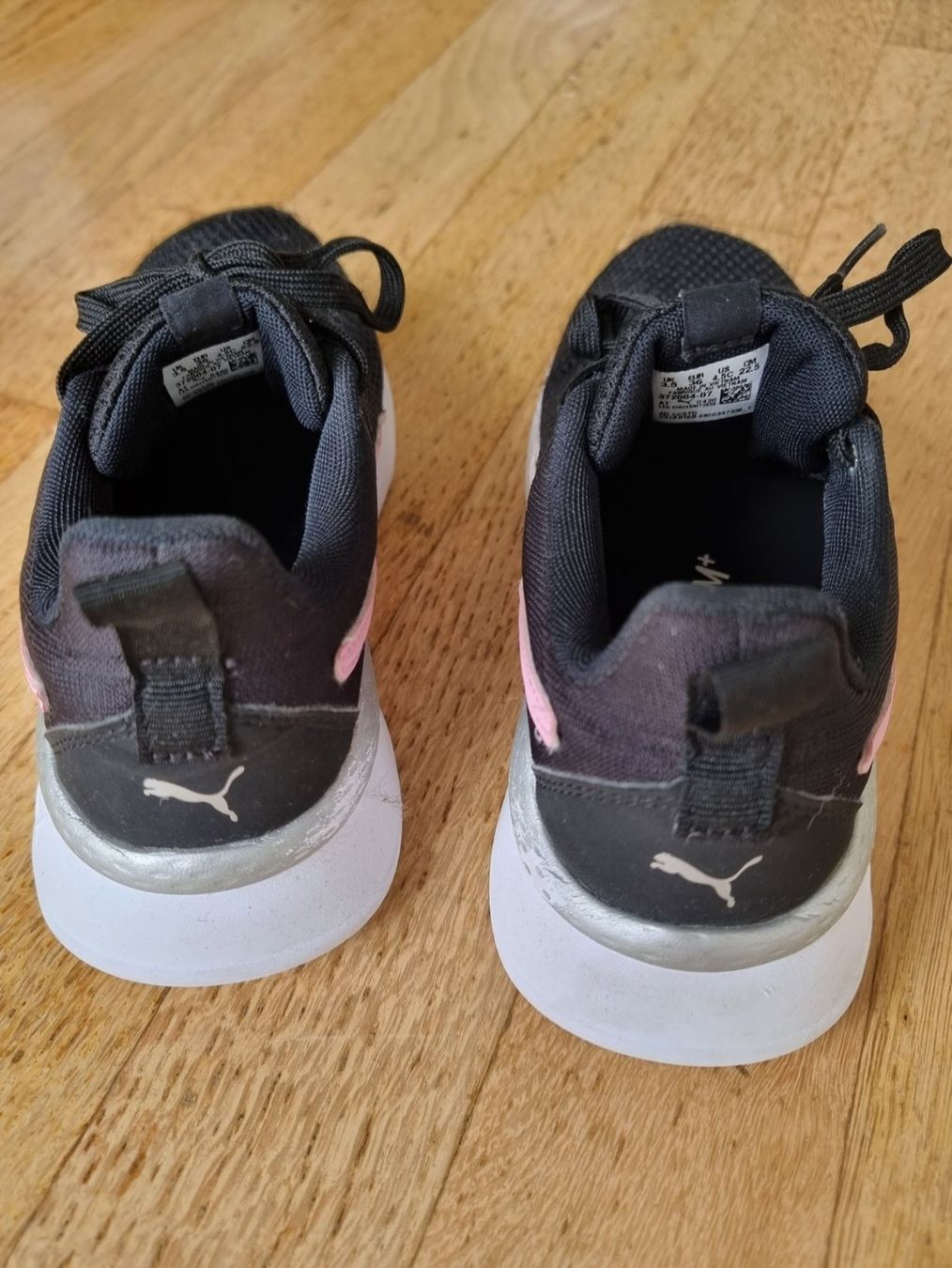 Puma Schuhe für Mädchen: Turnschuhe Puma Gr. 36 – Gebraucht aus Buchrain von Xaro01 2