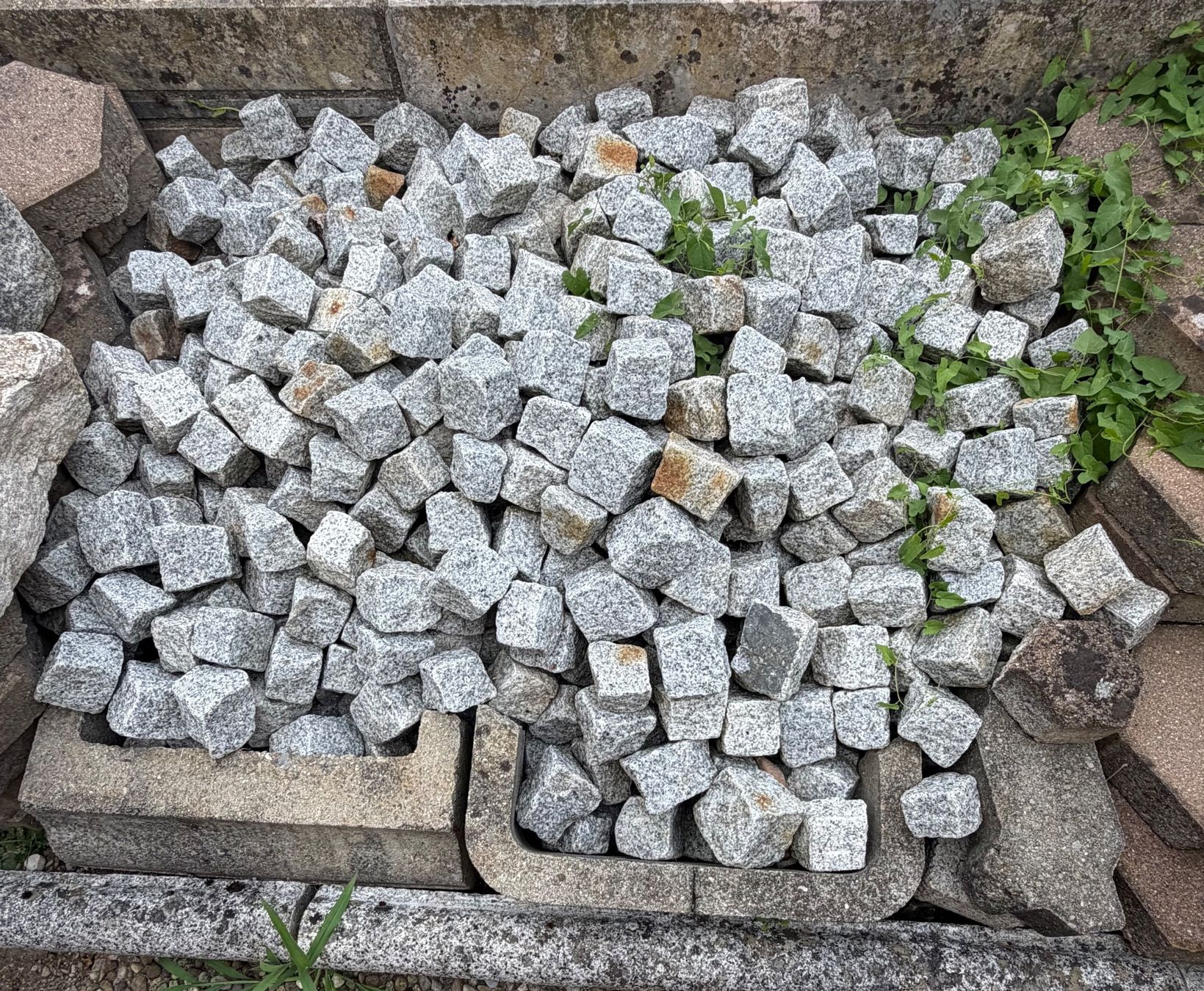 Steine & Dachziegeln: Granitsteine – Neu (gemäss Beschreibung) aus Bellach von Chnudi38 1