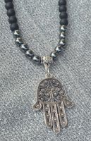 Collana mano di Fatima con perle nere ed ematite