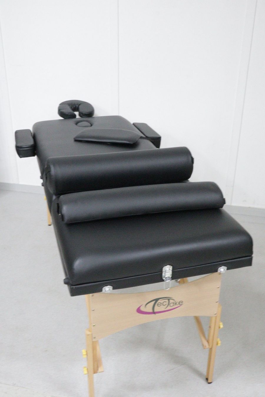 TecTake Lettini & sedie per cosmetici: TecTake 3-Zonen Massageliege – Usato da Volketswil venduto da brockipfannenstil