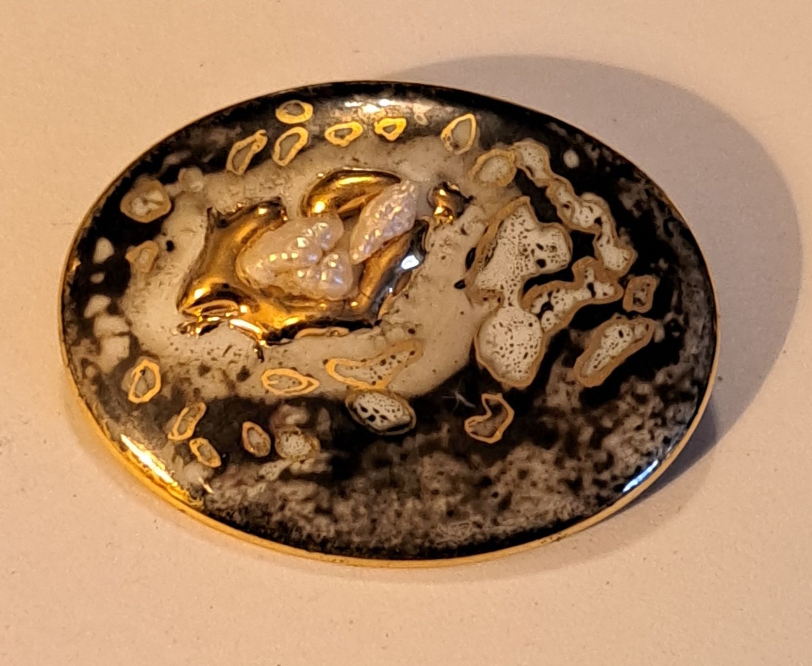 Broschen & Nadeln: Broche porcelaine perle – Gebraucht aus Biel/Bienne von raf_2yqq