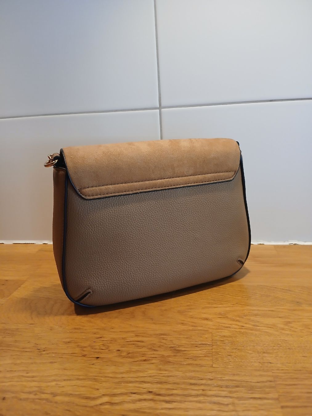 Borse da donna: Handtasche – Usato da Reutigen venduto da CorinaAeschlimann 1