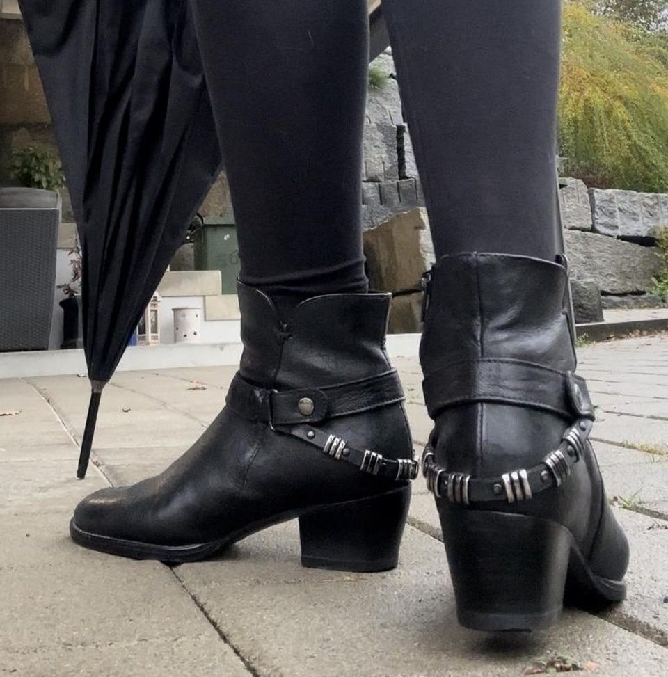 Scarpe da donna: Schwarzer Übergangsschuh👢 – Usato da Winterthur venduto da nik_pr58 4