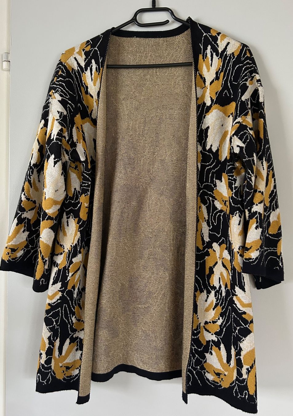 Giacche: Strickjacke Gr. 36 – Usato da Wil SG venduto da Bitzitom