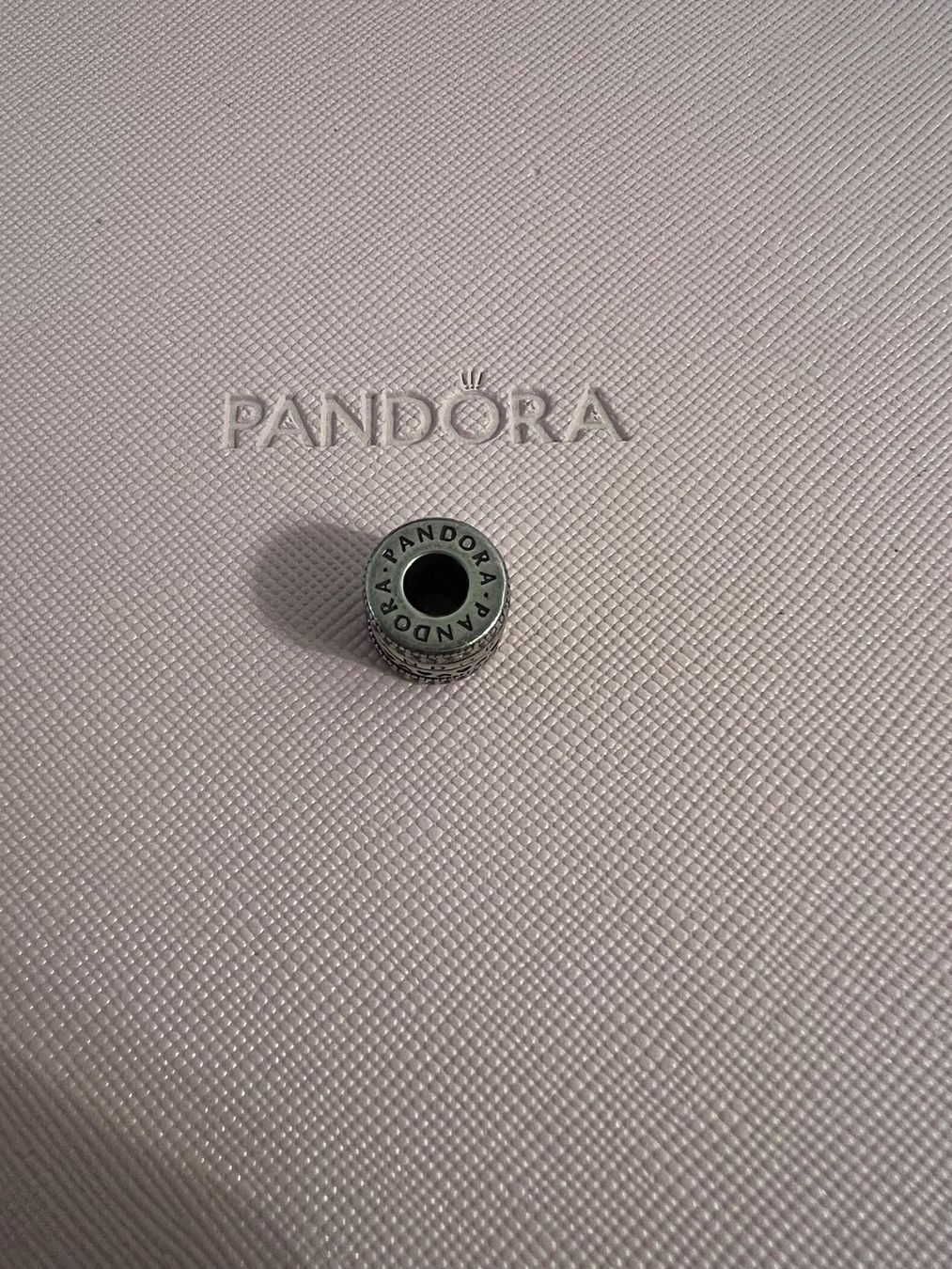 Pandora Anhänger: Original Pandora Charm Logo – Gebraucht aus Toffen von Vanessa_Germann 1