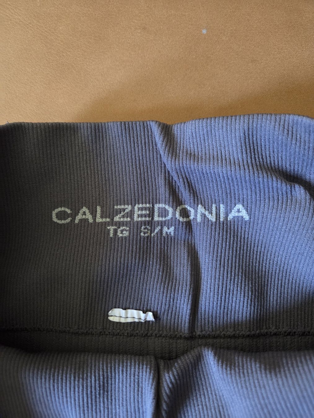 Calzedonia Lotti di vestiti: Sportset von Calzedonia – Usato da Sennhof (Winterthur) venduto da Hirnschmadder-1 1