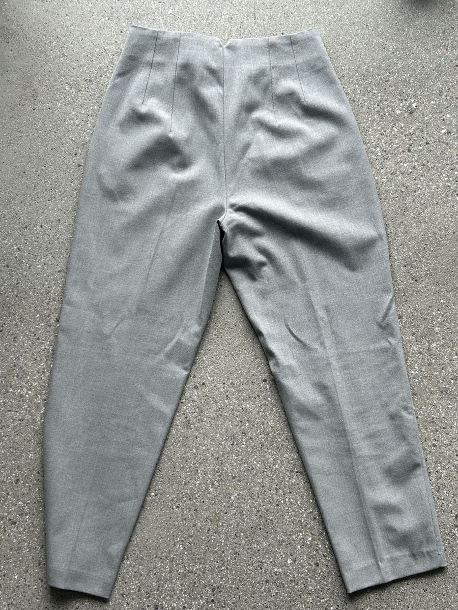 Zara Pantaloni: Graue elegante Stoffhose Gr. M – Usato da Aarau venduto da megandris 1